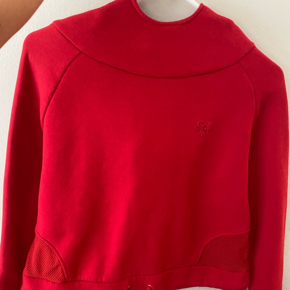 Only worn a few times, great quality and condition